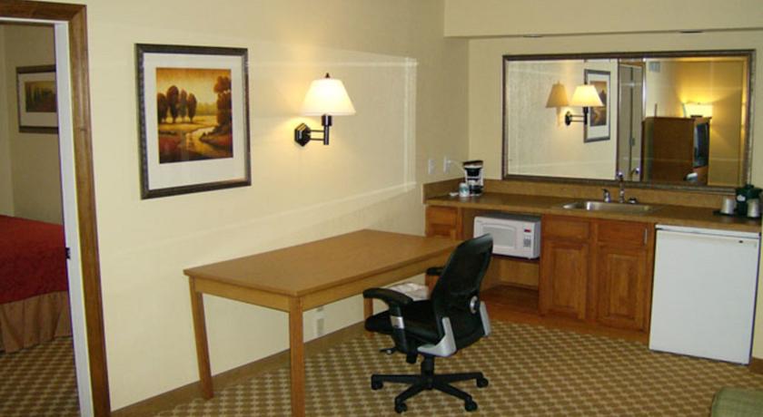 Ramada Huntsville Room photo